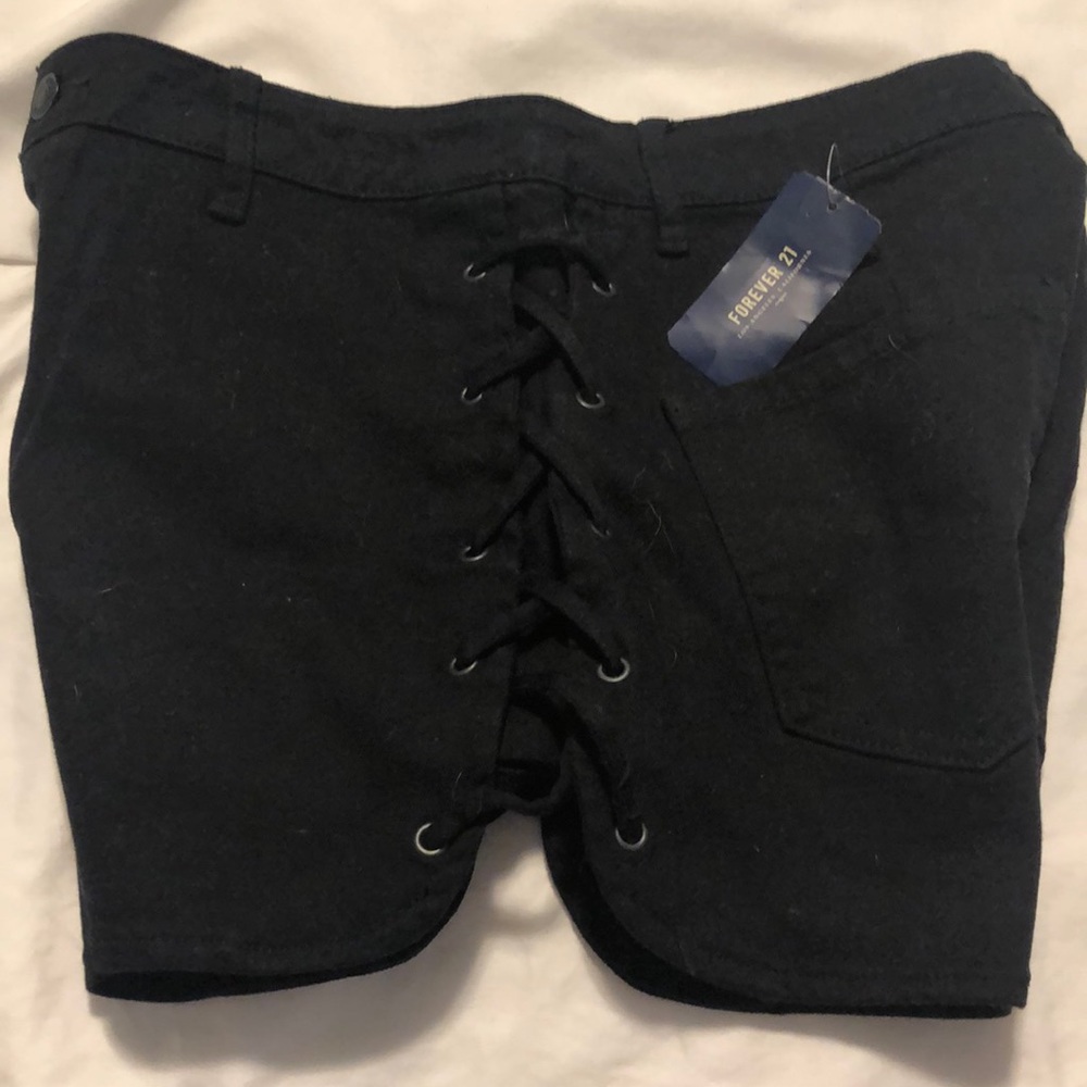 Shorts - Picture 2 of 4